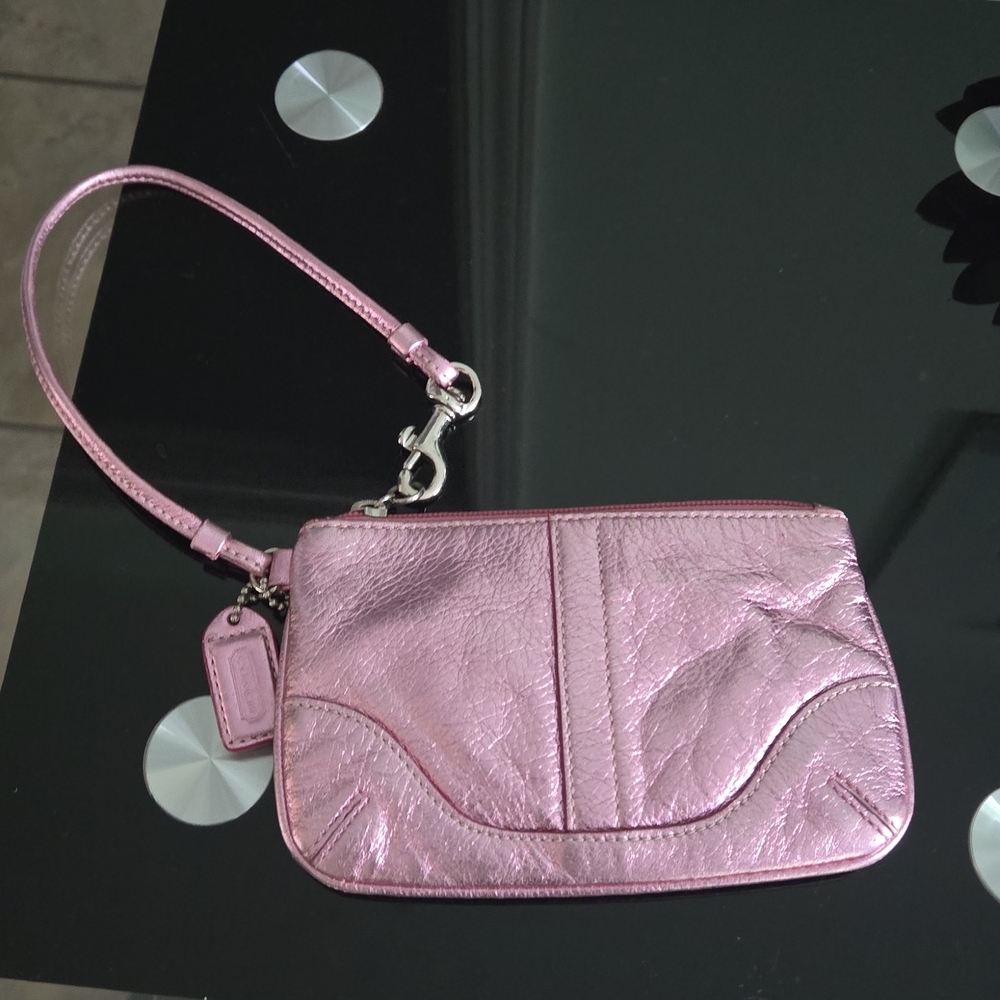 Coach Single Comparment Wristlet Wallet Zip Closure   Pink Leather Women's Bag